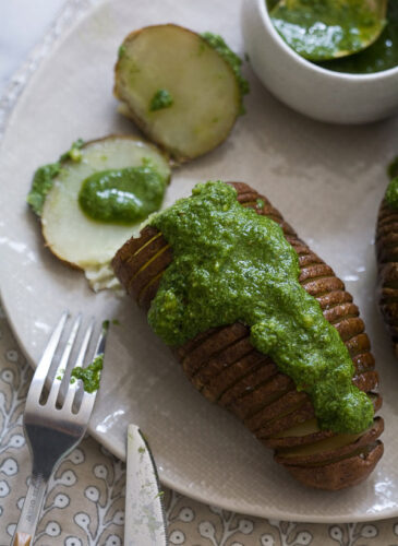 hasselbeck-potatoes-spinach-pesto-5