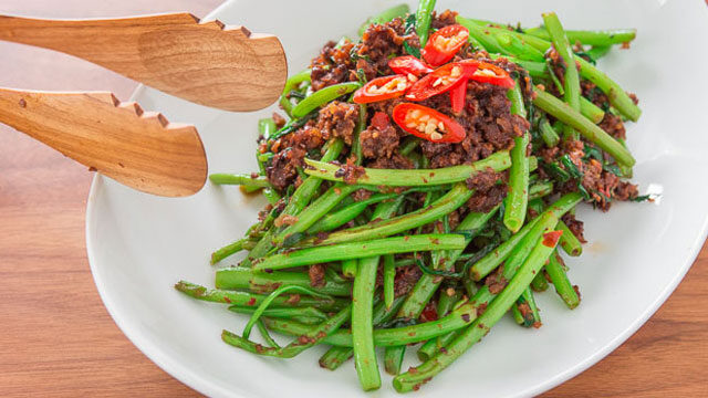 Kangkung Goreng recipe