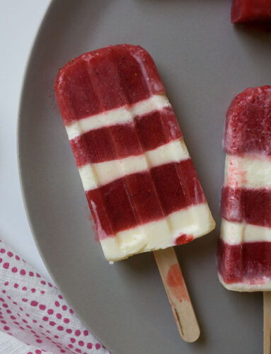 strawberries-cream-popsicles-1