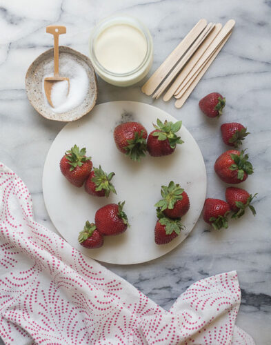 strawberries-cream-popsicles-2