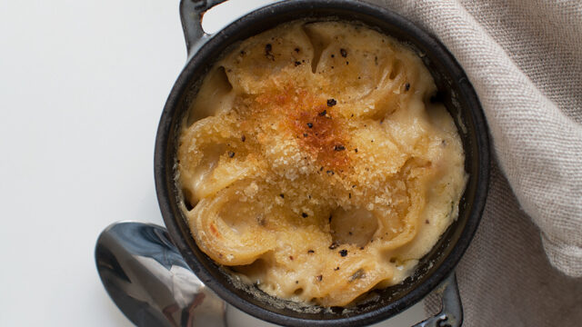 Smoked Cheddar Black Pepper Mac 'n Cheese recipe