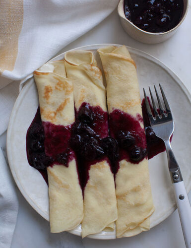 crepes-honey-ricotta-blueberry-sauce-4
