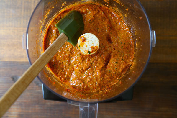 roasted-red-pepper-pesto-4