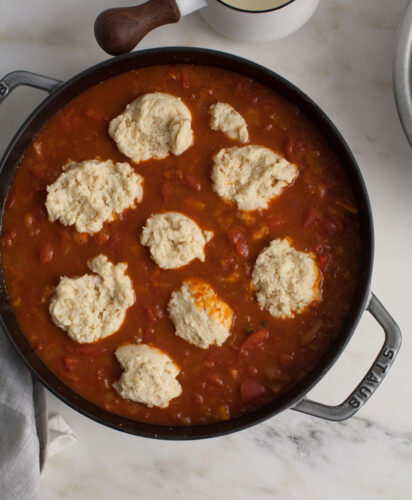 vegetarian-chili-cornbread-dumplings-3
