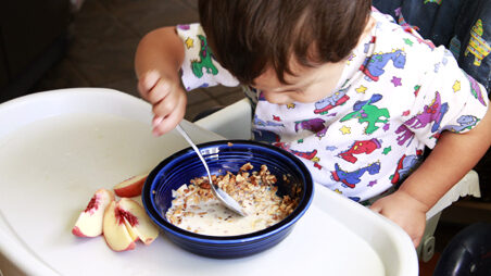 EliEatingGranola