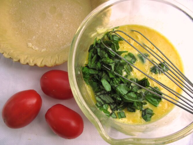 Making-Tomato-and-Basil-Quiche-2