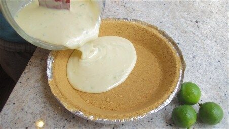 Making-key-lime-pie-2