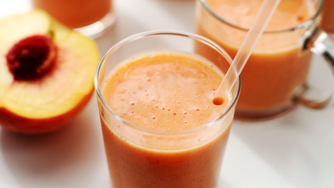 Peach-Berry-Smoothie