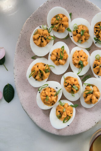 SrirachaDeviledEggs-4