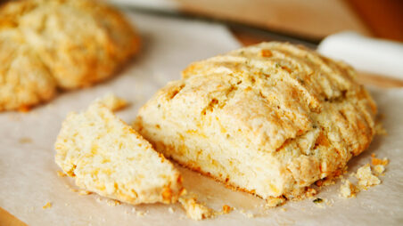 cheddar-garlic-biscotti-loaf