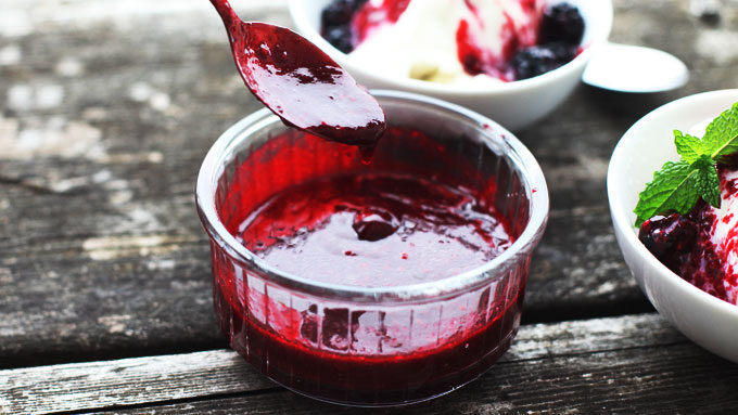 homemade-blackberry-sauce